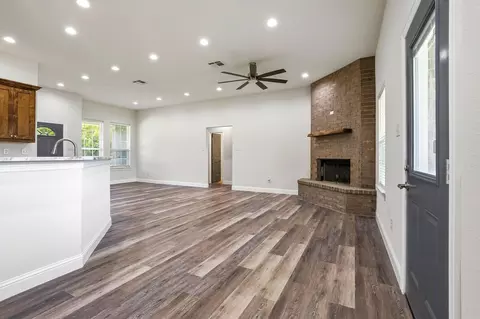 Living - 903 W Cardinal St, Ector, TX 75439 photo 5 of 8