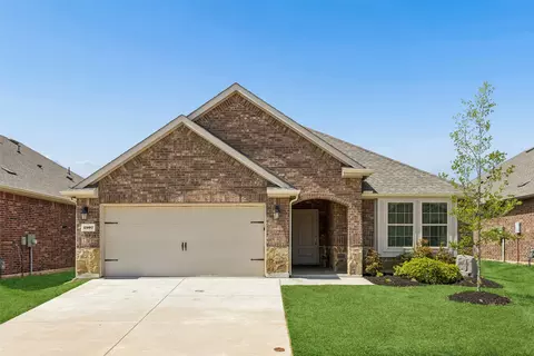 2907 Brady Starr Dr, Aubrey, TX 76227