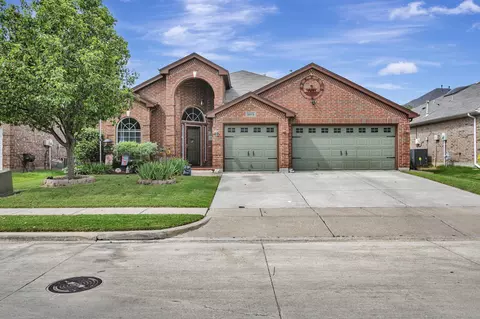 2872 Spotted Owl Dr, Fort Worth, TX 76244