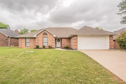 117 Downwood Dr, Burleson, TX 76028