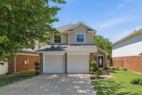 910 S Old Orchard Ln, Lewisville, TX 75067