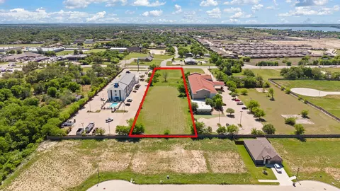 1724 W Henderson St, Cleburne, TX 76033