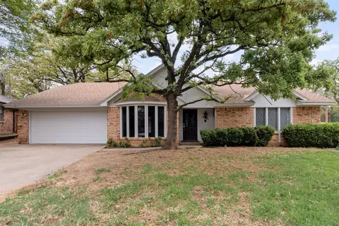 4801 Rock Ridge Ct, Arlington, TX 76017