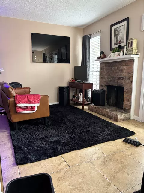 1603 N Garrett Ave #100, Dallas, TX 75206