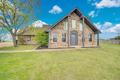 136 Creekview Cir, Maypearl, TX 76064
