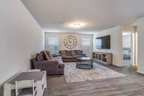 Entry Way - 404 Glendale Dr, Van Alstyne, TX 75495 photo 1 of 2