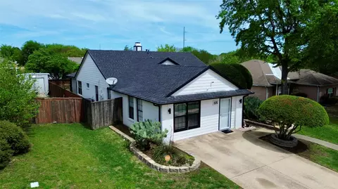 225 California Dr, Glenn Heights, TX 75154