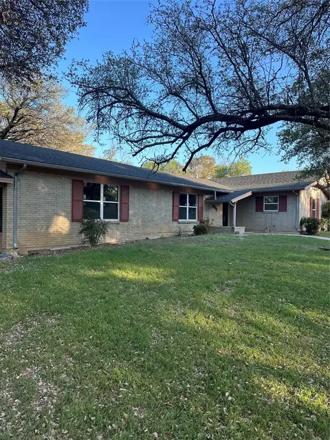3902 Glenwood Dr, Brownwood, TX 76801