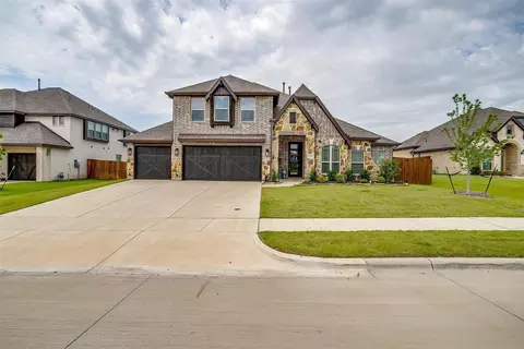 2005 Flora Ln, Desoto, TX 75115