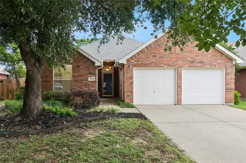 8032 Gila Bend Ln, Fort Worth, TX 76137
