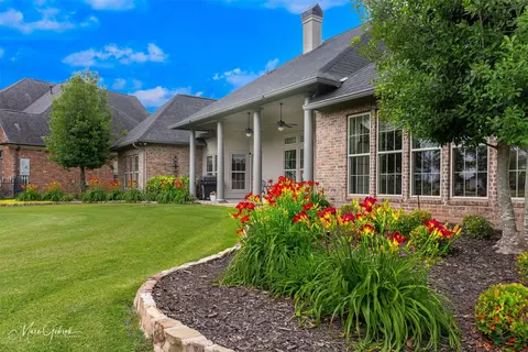 101 Stonebridge Blvd, Bossier City, LA 71111