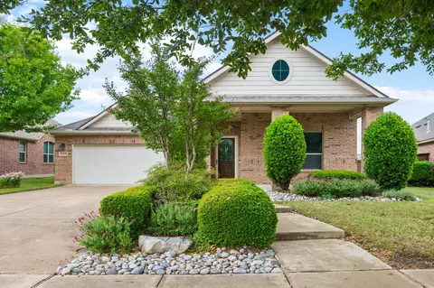 1208 Isabella Ln, Savannah, TX 76227