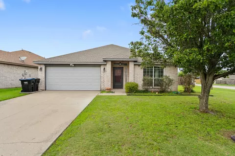 100 Lipan St, Greenville, TX 75402