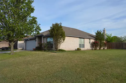 100 Lipan St, Greenville, TX 75402