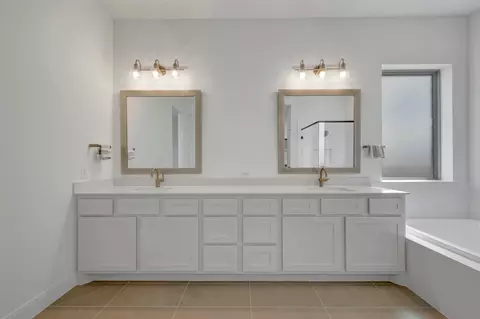 Bath - 1908 Mitchell Dr, Van Alstyne, TX 75495 photo 1 of 3