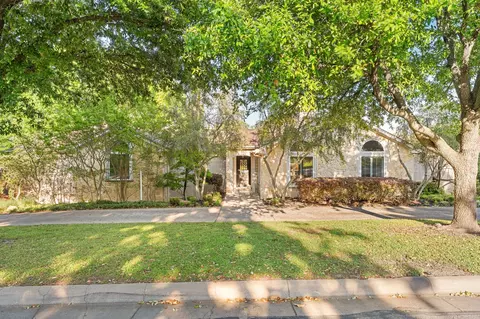 4217 Hildring Dr E, Fort Worth, TX 76109