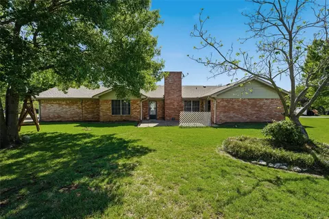 Exterior - 9321 Tree Lake Dr, Waco, TX 76708 photo 2 of 3