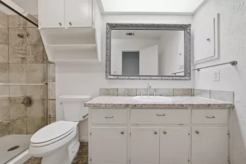 Bath - 9321 Tree Lake Dr, Waco, TX 76708 photo 2 of 2
