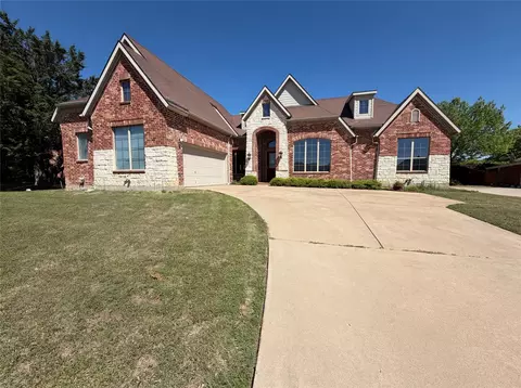 210 Billo Ct, Weatherford, TX 76087