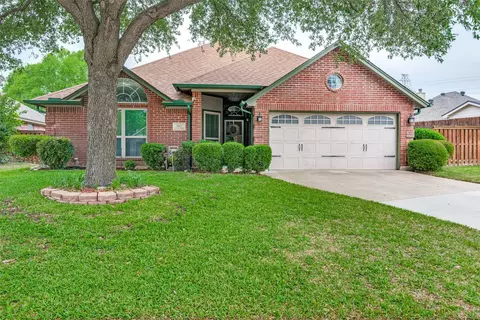4817 Dogleg Dr, Haltom City, TX 76117