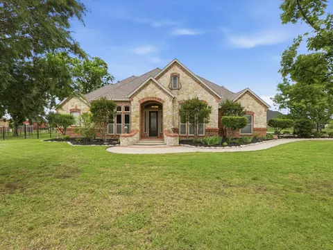 12833 Whisper Willows Dr, Haslet, TX 76052
