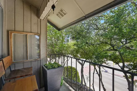 Exterior - 3801 Gilbert Ave #A, Dallas, TX 75219 photo 4 of 9