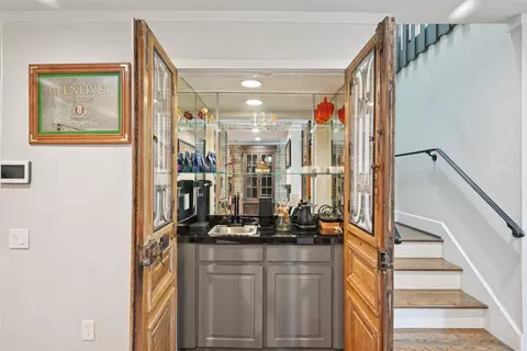 Entry Way - 3801 Gilbert Ave #A, Dallas, TX 75219 photo 3 of 5