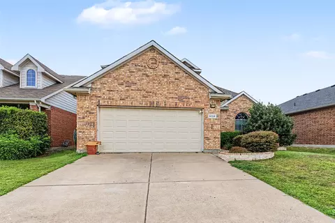 6113 Farrah Dr, Fort Worth, TX 76131
