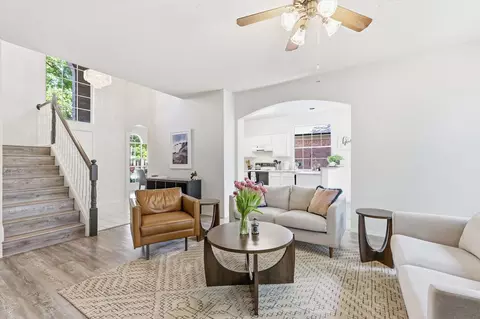 239 High Pointe Ln, Cedar Hill, TX 75104