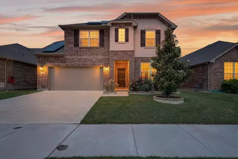 940 Crest Breeze Dr, Haslet, TX 76052