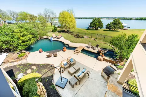 2210 Stone Hollow Dr, Rowlett, TX 75088