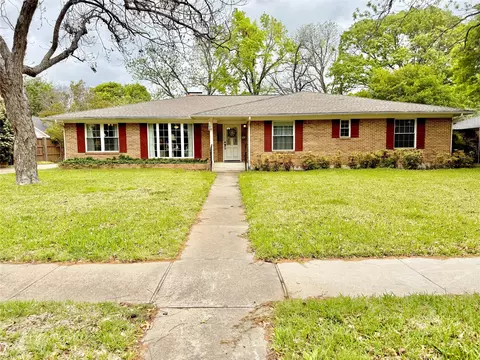 804 Clearwater Dr, Richardson, TX 75080