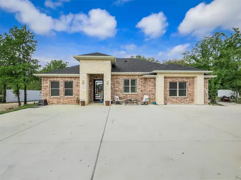 775 Phillips Dr, Azle, TX 76020
