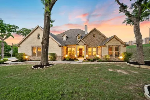 120 Riverbend Estates Dr, Fort Worth, TX 76112