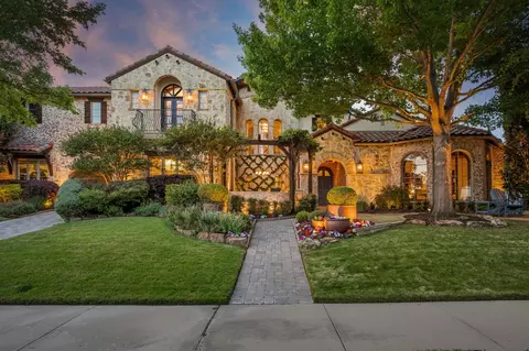 1008 Excalibur Blvd, Lewisville, TX 75056