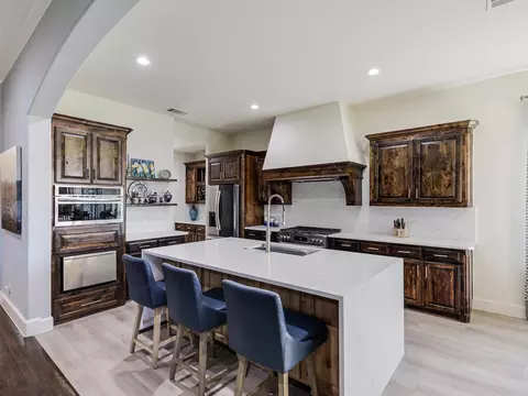 8841 Sutton Dr, Frisco, TX 75035
