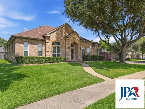 7517 Silver Lake Dr, Rowlett, TX 75089