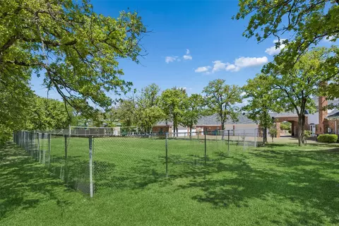 Exterior - 385 Meadow View Dr, Argyle, TX 76226 photo 4 of 7