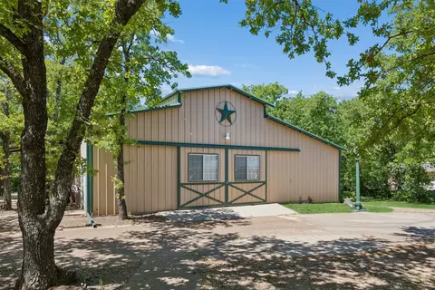 Exterior - 385 Meadow View Dr, Argyle, TX 76226 photo 6 of 7