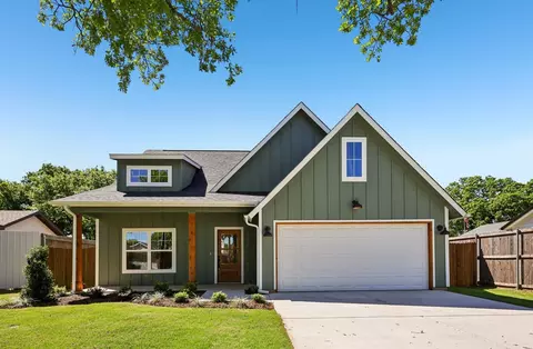 8020 Mickey St, North Richland Hills, TX 76182