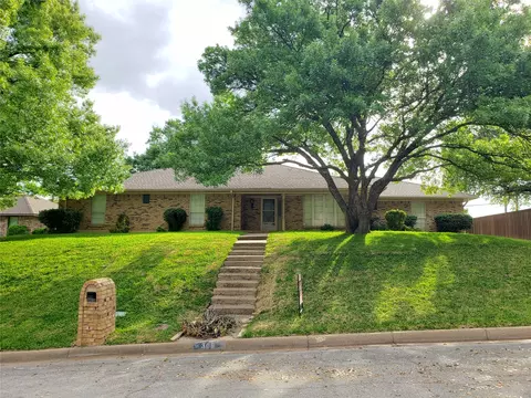 309 Willow Ridge Rd, Fort Worth, TX 76103