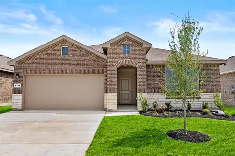 9741 Mcclane Farm Dr, Crowley, TX 76036