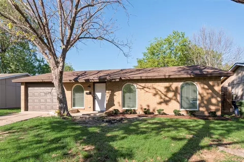 3922 Cambridge Dr, Garland, TX 75043