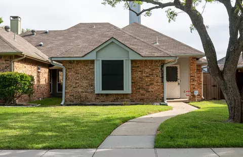 2028 Falcon Ridge Dr #B, Carrollton, TX 75010