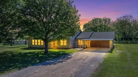 309 Willow Creek Ln, Springtown, TX 76082