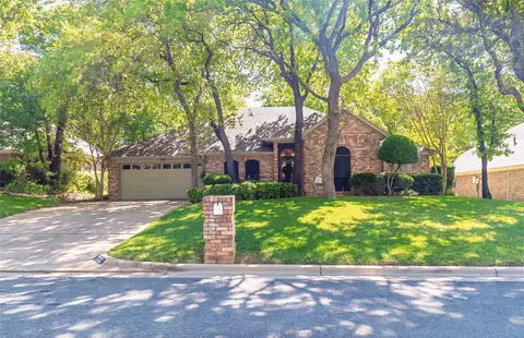 7732 Aubrey Ln, North Richland Hills, TX 76182