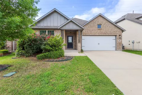 240 Darlington Trl, Fort Worth, TX 76131
