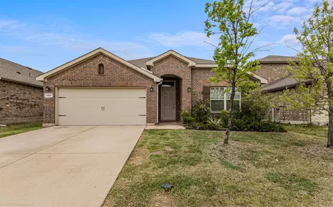 1029 N Churchill Dr, Royse City, TX 75189