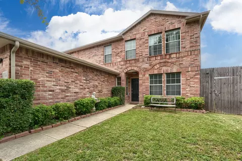 2203 Wagon Wheel Trl, Corinth, TX 76208