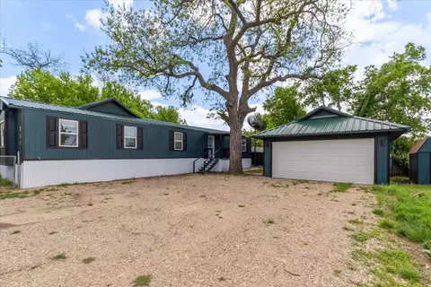 211 Kickapoo Trl, Weatherford, TX 76087